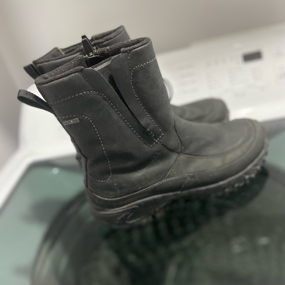 Merrill - Mens Gortex weather proof winter boots - SZ 7 - Picture 9 of 12